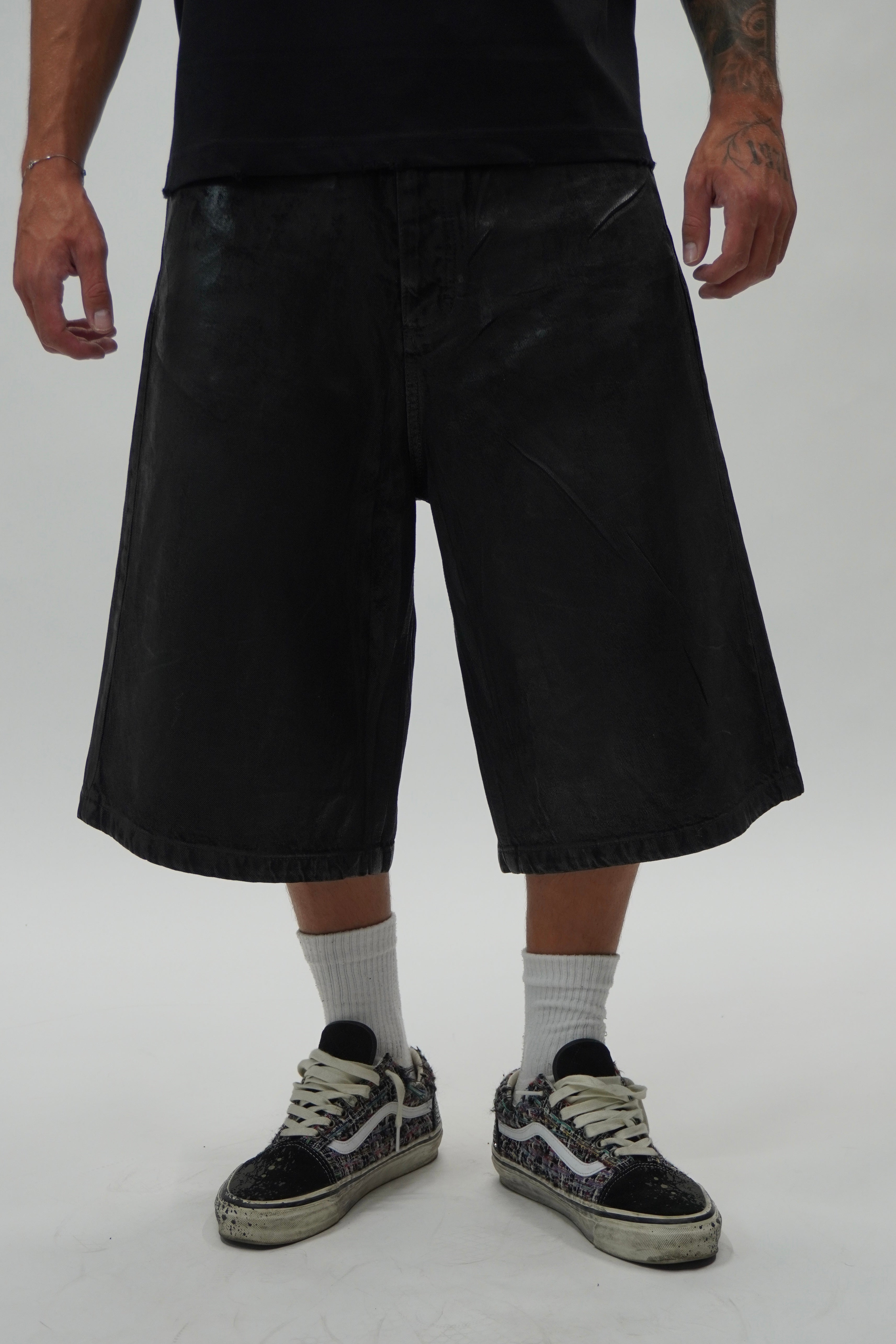 Jorts Varnish Wash Black