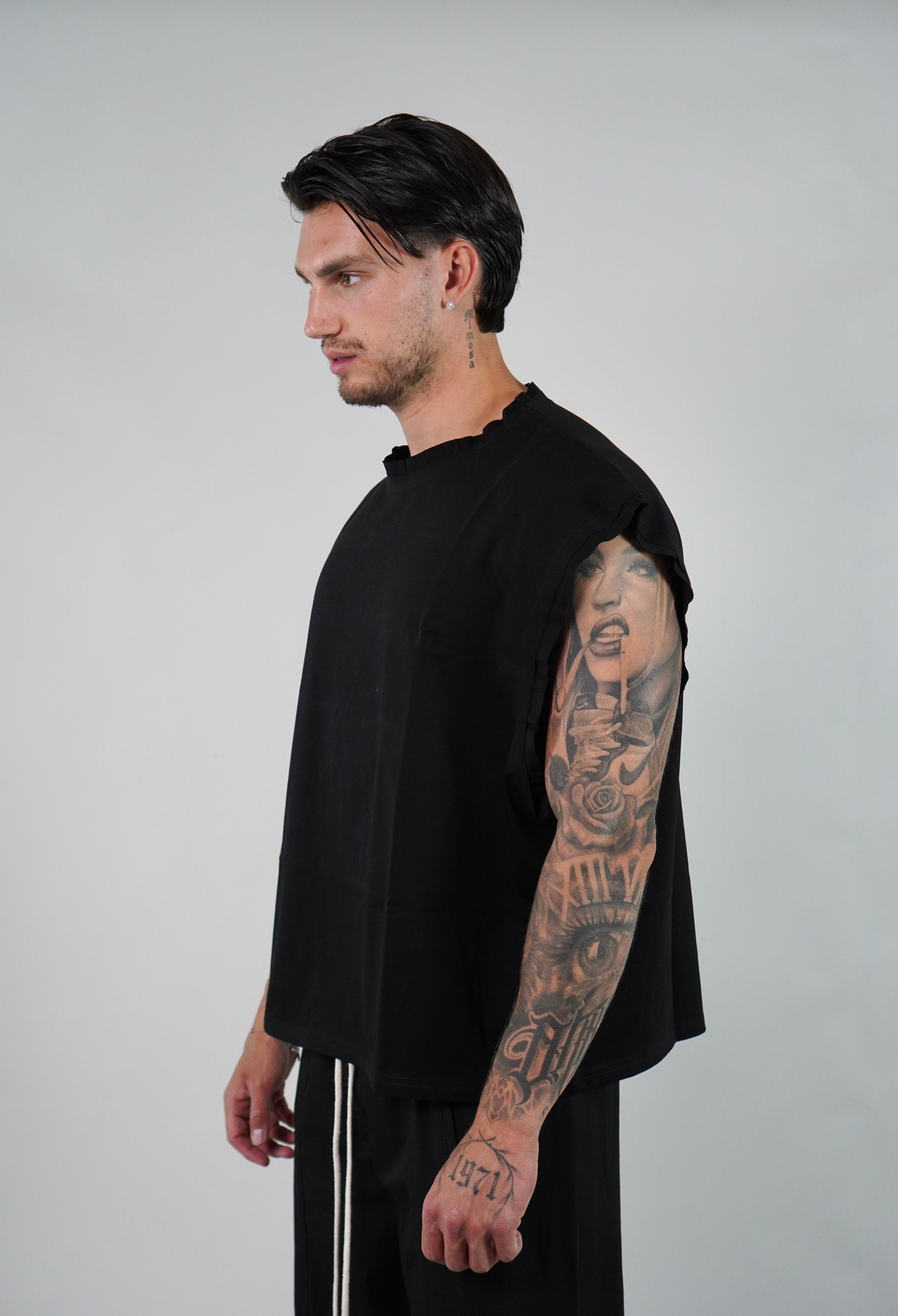 Canotta Over Crop Black