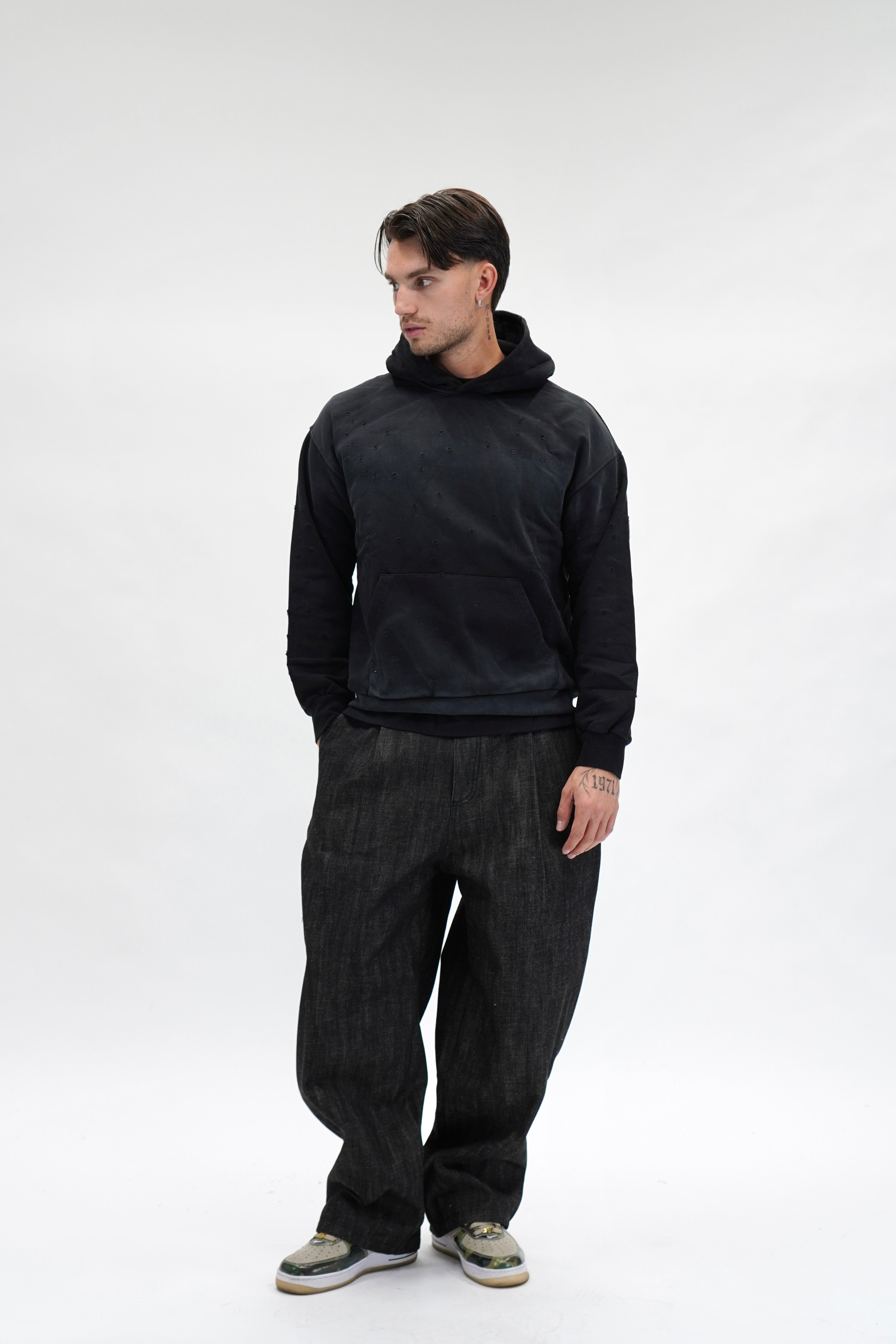 Hoodie Riches Distressed Black