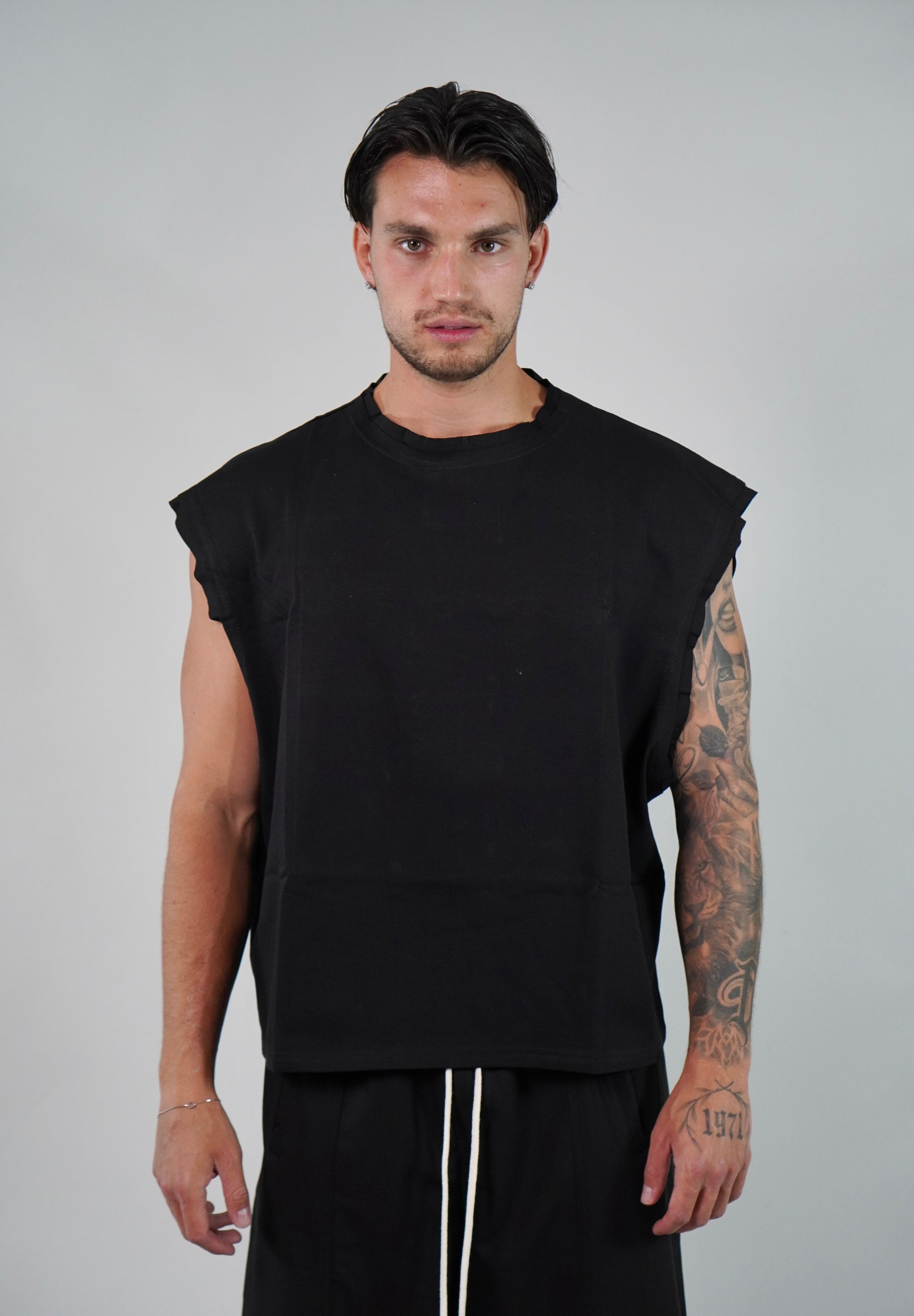Canotta Over Crop Black